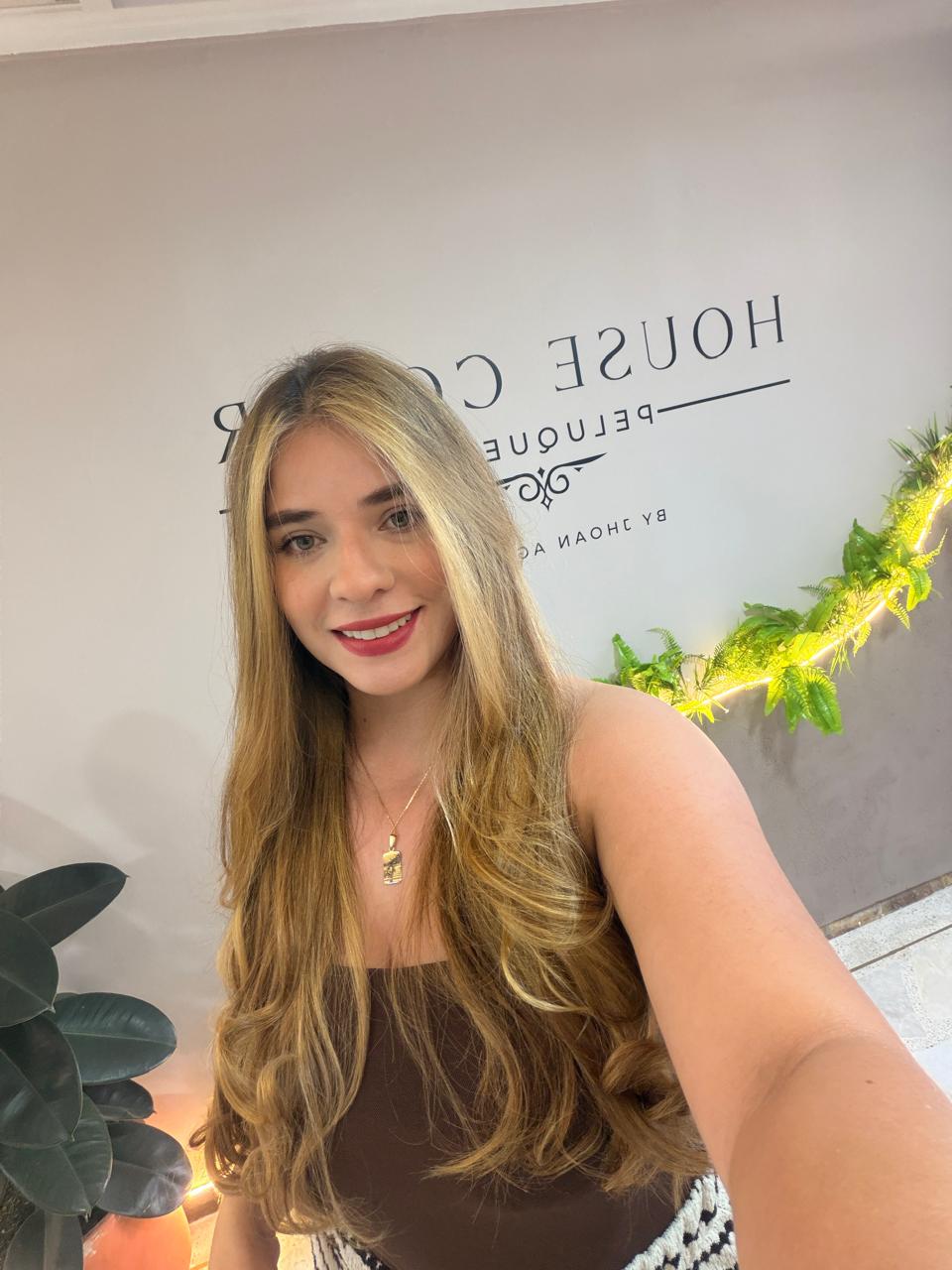 Clienta en House Color Peluquería