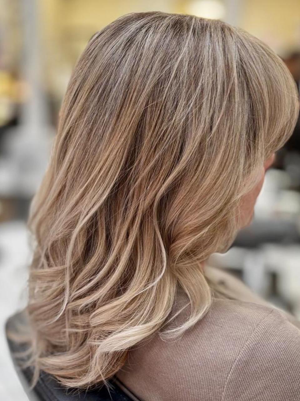 Balayage con raíz difuminada